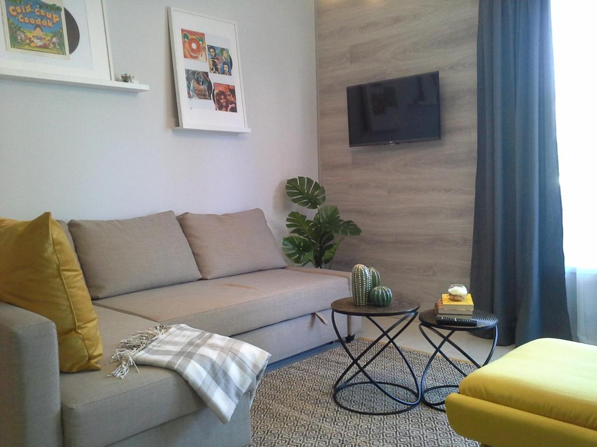 Alexandra Apartment Hajduszoboszlo - Chic Flat Bagian luar foto